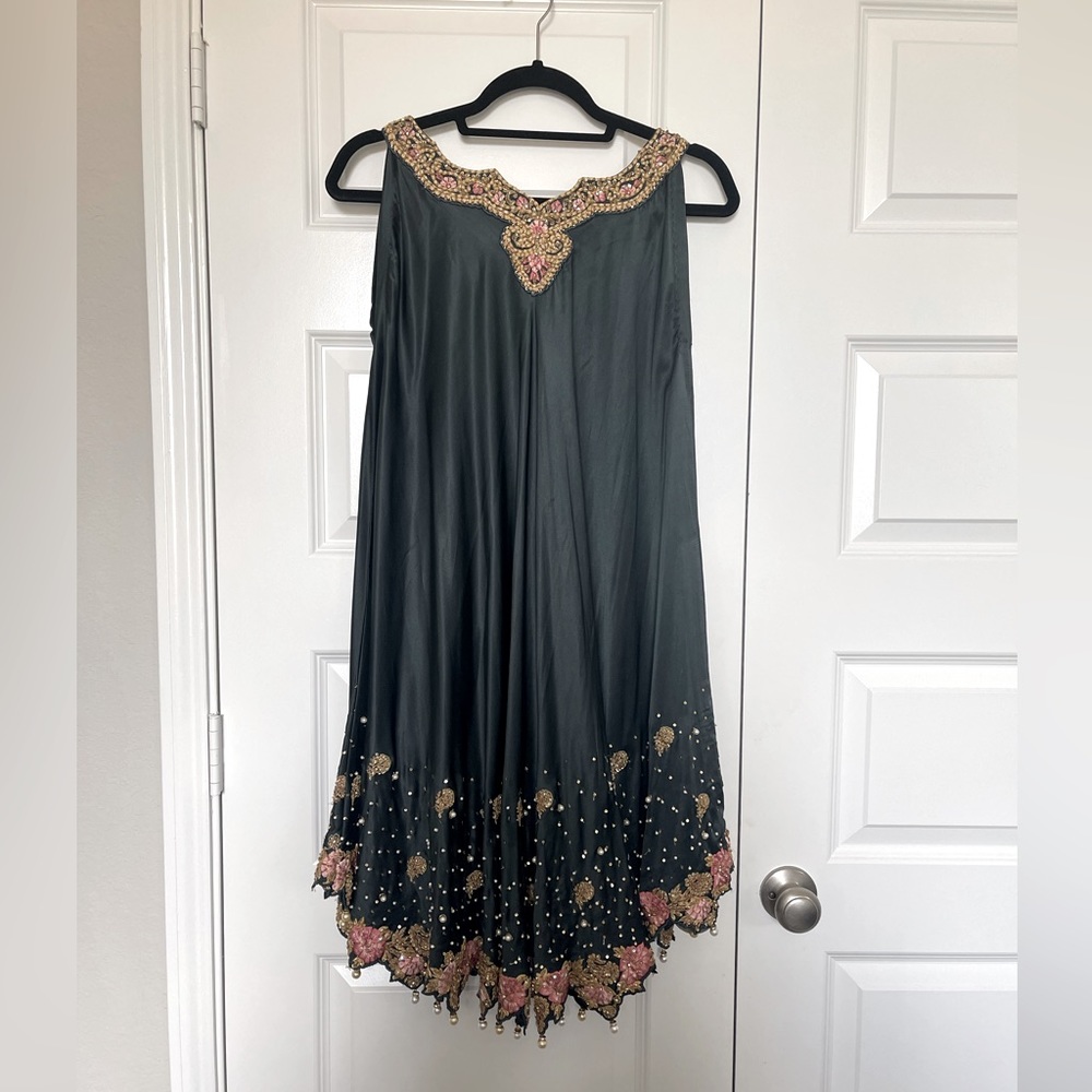 Indian Outfit, Pakistani Outfit, Mehndhi Outfit, Adil Ali Outfit